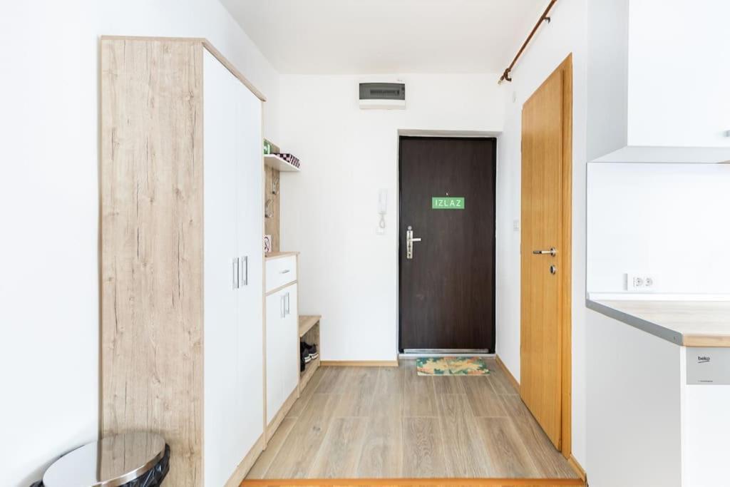 Apartman Dino SJJ Exteriör bild
