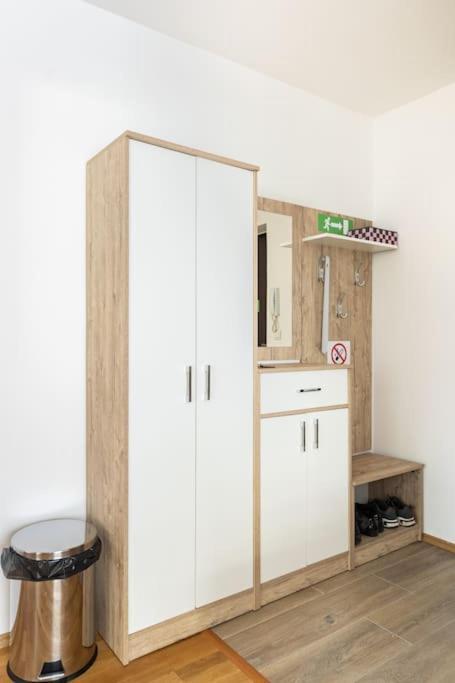Apartman Dino SJJ Exteriör bild