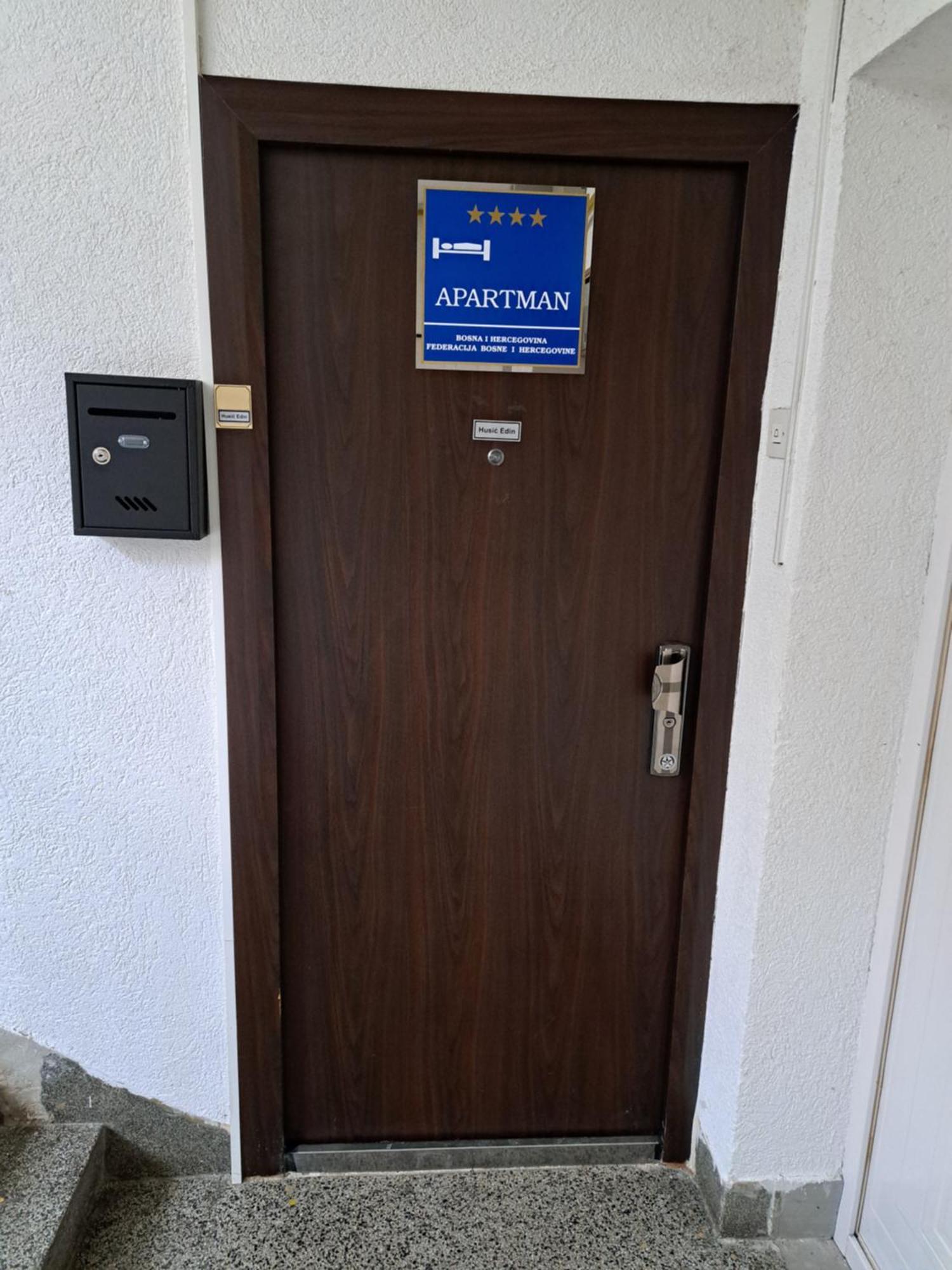 Apartman Dino SJJ Exteriör bild